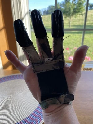 Leather Archery Gloves 3 Finger Tab Guard, Bow Shooting Protector Accessories - Image 1 of 4