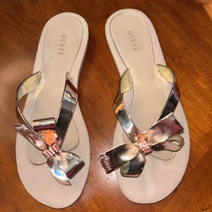 Sandalias chanclas Guess Tutu nude oro rosa con lazo punta abierta para mujer talla 7 - Imagen 1 de 6