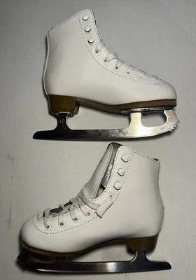 Patins de gelo bonecos brancos clássicos DBX - tamanho juvenil 12k - Imagem 1 de 4