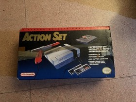 Nintendo NES Action Set Home Console - White/Gray Complete In Box