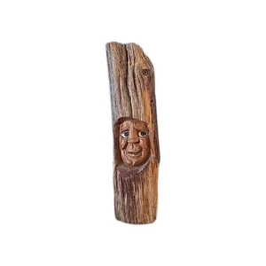 Cara de árbol de madera tallada a mano de colección tallada arte popular colgante de pared ojos blancos - Imagen 1 de 8