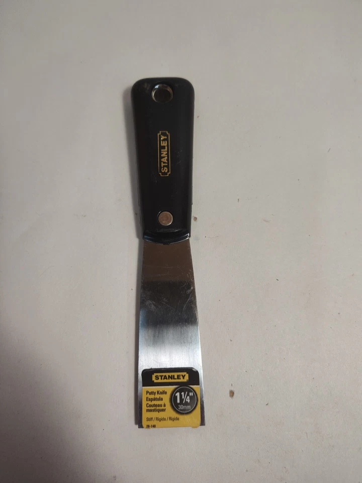 Stanley 28-140 Putty Knife 1 1/4 in Nylon Stiff