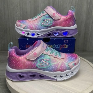 Skechers Mädchen Flutter Heart Lights Simply Love rosa leuchtende Turnschuhe Gr. 13-1,5 - Bild 1 von 12