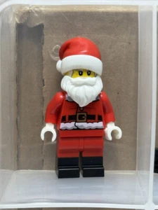 LEGO Minifigure - Santa - Fur Lined Jacket - No hol246 - QTY 1 - Picture 1 of 1