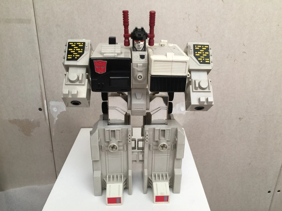 Transformers G1 1985  METROPLEX figure rubber wheels hasbro takara JAPAN - Image 1 of 4