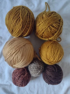 Lote de bolas de hilo marrón mezclado equivalentes a 7 madejas lana engordada acrílico Foto 1 de 4