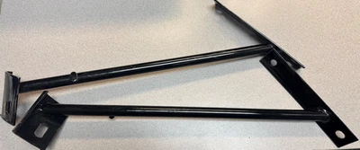 Soportes de parachoques delanteros exteriores para Ford Mustang 1967-1968 - diestro/derecho Foto 1 de 3