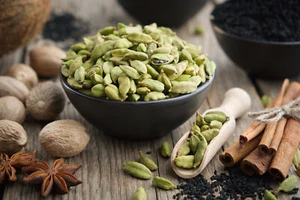 Kardamom Cardamom ganz 100g Top Angebot! Gewürzkontor München - Bild 1 von 1