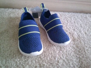 Pool To Play OshkoshB'gosh  Slip On Toddler Shoes Size 6  NWT - Picture 1 of 3