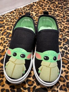 Scarpe da ginnastica slip-on Disney Star Wars per ragazzo mandalorian baby yoda taglia 12 - Foto 1 di 4
