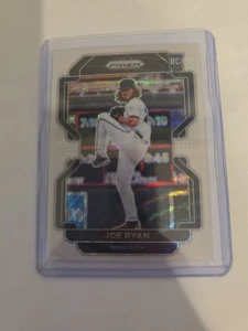 2022 Panini Prizm - Joe Ryan #81 White Wave Prizm (RC) - Foto 1 di 1