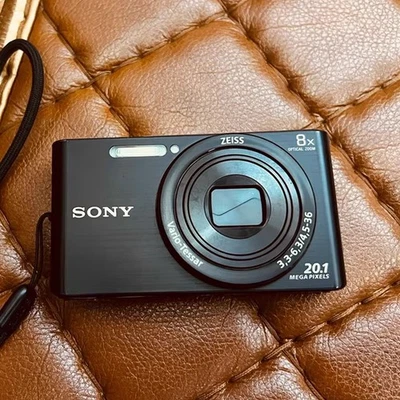 Sony DSC-W830 Cyber-Shot 20.1MP 8x zoom Digital Camera Black - Image 1 of 4