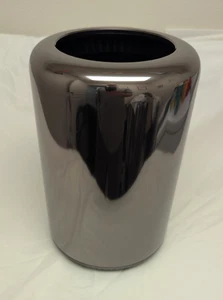 Apple Mac Pro A1481 Xeon E5 Bundle - 3.7GHz 16GB RAM 500 SSD AMD D300 MacOS12 - Picture 1 of 7