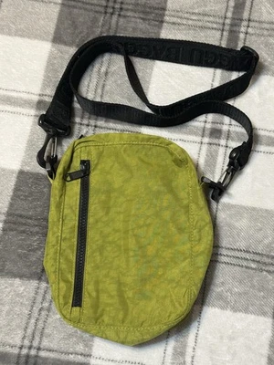 Bandolera deportiva Baggu aguacate Foto 1 de 4