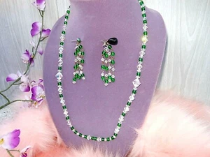 Vintage Smaragd GRÜN & AURORA BOREALIS KRISTALL PERLEN HALSKETTE & OHRRING SET - Bild 1 von 8