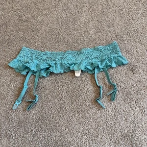 Nuevo con etiquetas Cinturón Liguero Victoria’s Secret Encaje Turquesa Aguamarina Verde azulado Talla M L - Imagen 1 de 4