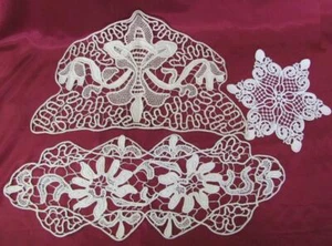 19C. ANTIQUE SET OF 3 HAND KNITTED CROCHET LACE DOILY TABLE PIECES - Picture 1 of 12