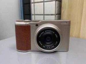 Fujifilm Fuji XF10 Gold 24.2 MP LCD Touchscreen Digital Camera .English Language - Picture 1 of 8