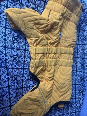 Yellow Dog Jacket Waterproof Lightweight Vest Size L - Image 1 of 4