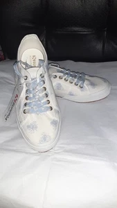 Superga Love Shack ausgefallene blau-weiße Blumen Sneaker Gr. 41,5 / US 10 NEU  - Bild 1 von 12