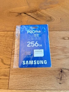 SAMSUNG PRO Plus (2023) mit SD-Adapter, Micro-SDXC Speicherkarte, 256 GB, 180 MB - Bild 1 von 1