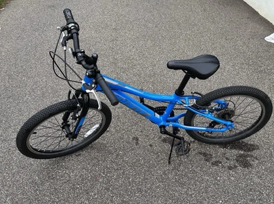 Bicicleta de montaña GIANT XTC JR. ruedas de 20 pulgadas azul perfecta para niños de 7 a 9 años Foto 1 de 4