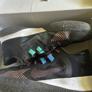 Size 13 - Nike Kyrie Flytrap 5 Low Black Atomic Pink - Picture 1 of 10