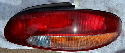 1993-96 Eagle Summit Right Passenger Side Tail Light - OEM Foto 1 de 4