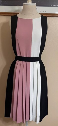 Abito Kate Spade taglia 2. Blocco colore senza maniche pieghe lunghezza ginocchio