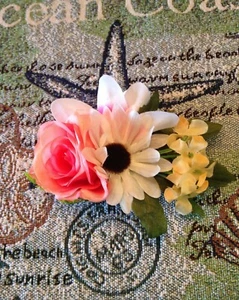 Flowered Hairpiece - Picture 1 of 2