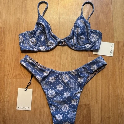 Traje de baño de acacia Bobbi parte inferior talla pequeña Esme azul floral Nell top CONJUNTO PEQUEÑO Foto 1 de 4