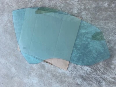 2005 MERCEDES-BENZ E500 ПЕРЕДНЯЯ ПРАВАЯ БОКОВАЯ ДВЕРЬ БОКОВОЕ СТЕКЛО OEM - Изображение 1 из 4