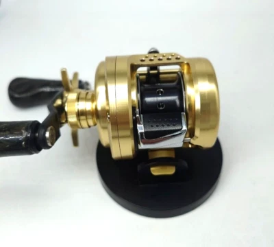 Mulinello esca Shimano 15 Calcutta Conquest 101Hg mano sinistra - Immagine 1 di 4