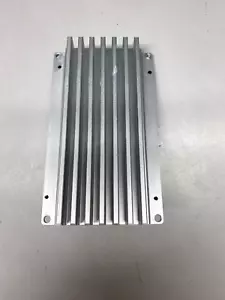 Nissan Juke 2014 repuesto Rockford subwoofer amplificador montaje OEM - Imagen 1 de 3