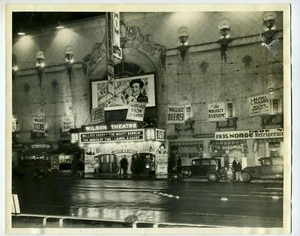 PHOTOGRAPH – PRESS PHOTO – WILSON THEATRE EXTERIOR – FRESNO CAL. 1933 - Picture 1 of 2