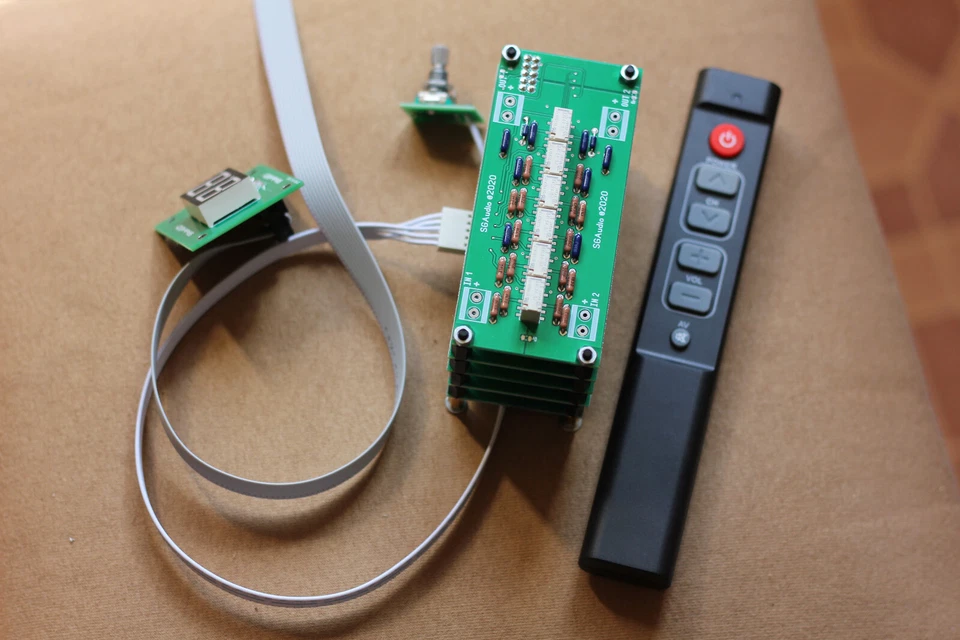 Volume Control Relay Attenuator with IR Control 8 chan home theater - Image 1 of 4