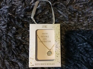 NUEVO EN CAJA Nuevo Collar Oro Metal Mes de Nacimiento Junio - Azul Brillante Hexágono Colgante - Imagen 1 de 3