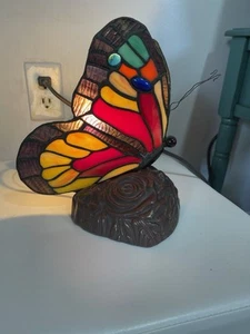 Butterfly Tiffany Leadlight Stained Glass Art Deco Table Lamp - Picture 1 of 3