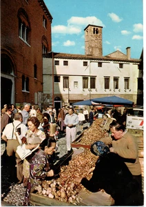 ve 478 anni 60 TREVISO Piazzetta Monte di Pietà - NV - Ed. GM per M.Z.F. - Foto 1 di 2