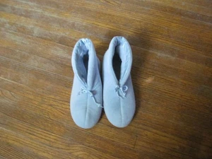 Bootie Slipper Damen Größe Medium 6,5-7,5 babyblau harte Sohle ❤️ - Bild 1 von 6