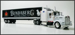 KENWORTH W900 Semi Trailer 1/43 Trucks Diecast Bundy Rum Custom Graphics - Foto 1 di 6