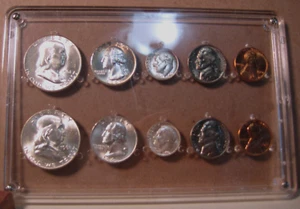 1961 P&D MINT SET IN VINTAGE WAYTE/RAYMOND ACRYLIC HOLDER WITH SOME LIGHT TONING - Picture 1 of 4