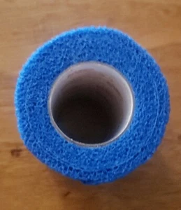 Bendaggio elastico Coban 3M blu non sterile 4"" x 5 yd (-12") nuova - Foto 1 di 4