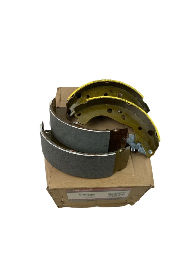 Juego de zapatas de freno de tambor traseras NOS Motorcraft BRF-1386 Ford Transit Connect 2010-2013 Foto 1 de 4