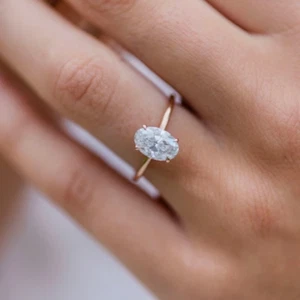 Anillo de compromiso relleno de oro rosa de 14 k con piedras preciosas naturales certificadas de moissanita - Imagen 1 de 7