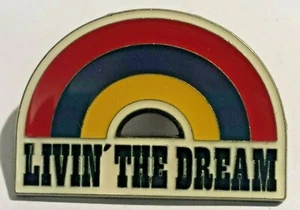 "Livin' the Dream" Emaille Regenbogen Pin ~ Retro Style ~ Pushback Verschluss - Bild 1 von 4