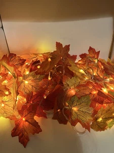 Juego de 3 guirnaldas iluminadas con hojas de otoño para decoración de otoño alimentadas por batería de 12 pies cada una - Imagen 1 de 7