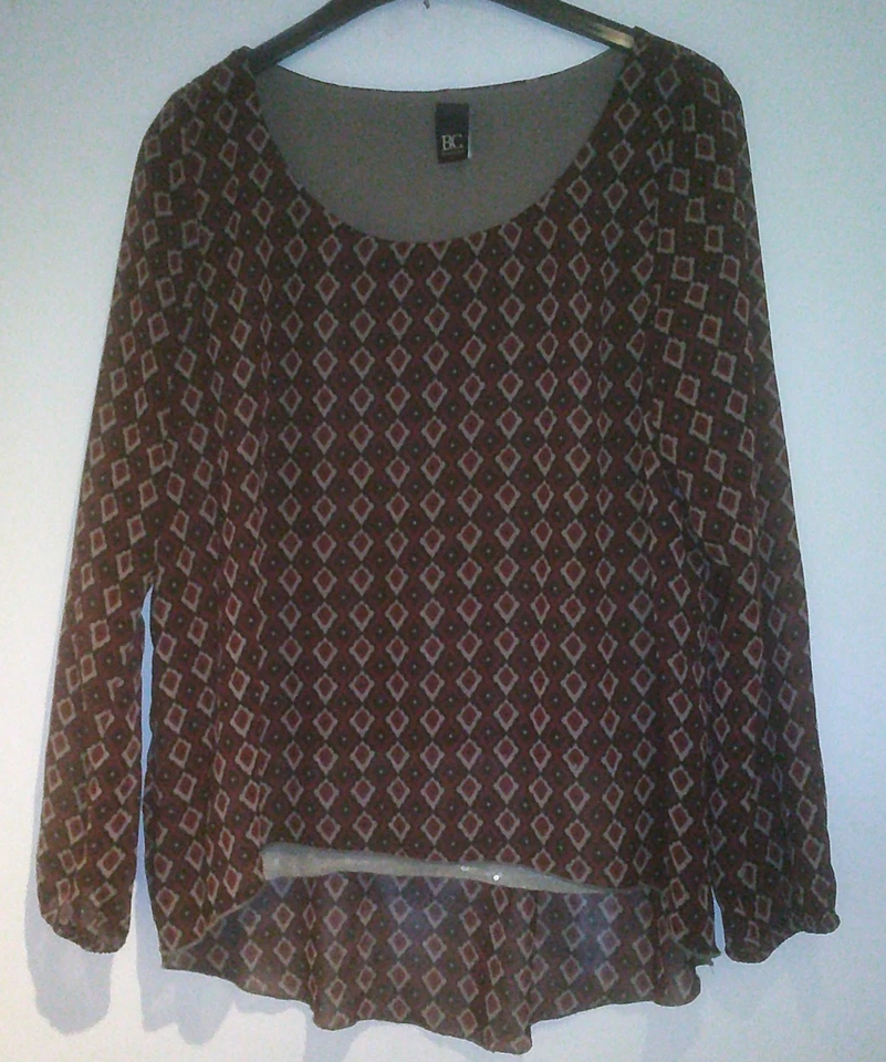 Dunkelrotes Blusenshirt mit Rautenmuster in grau/schwarz und grauem Futter 40 - Bild 1 von 1