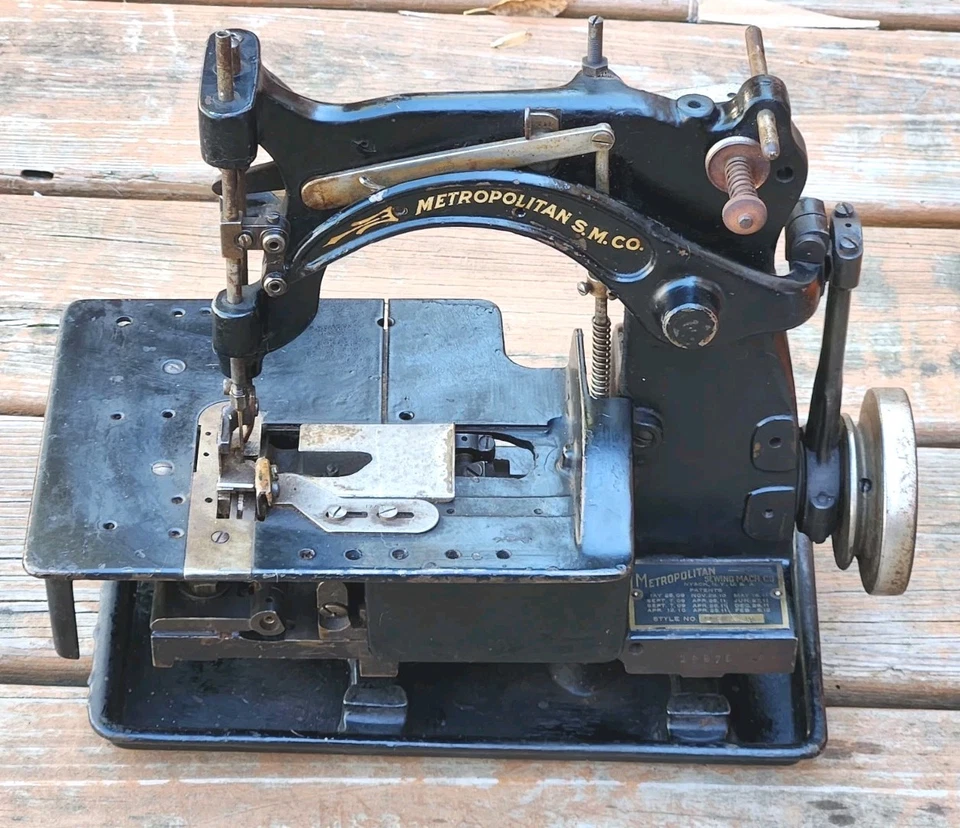 Antique Vtg Metropolitan S.M.CO. 26A W Willcox & Gibbs Industrial Sewing Machine - Image 1 of 4