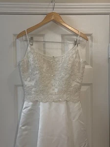 Gloria Vanderbilt Lace train wedding dress size 8 with lace comb beaded veil - Picture 1 of 19